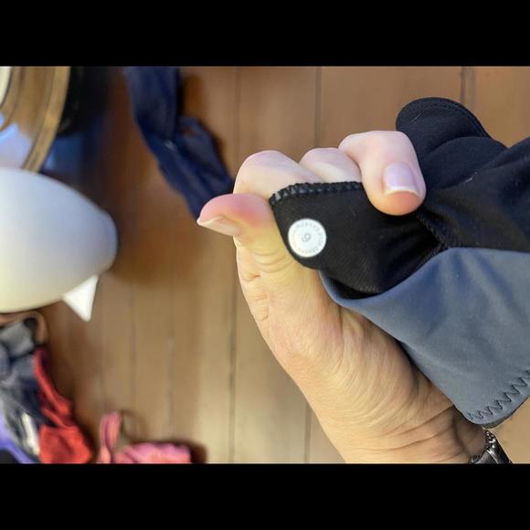 Rare blue lululemon lab sport bra size 6 - Picture 3 of 3